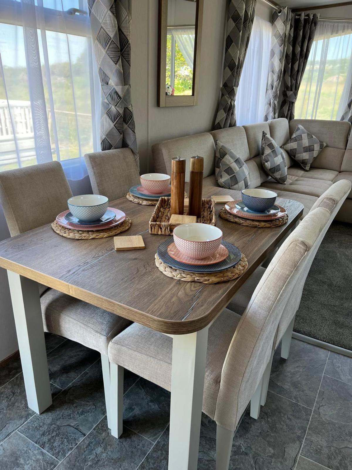 Visma Caravan Llanddwywe Екстериор снимка