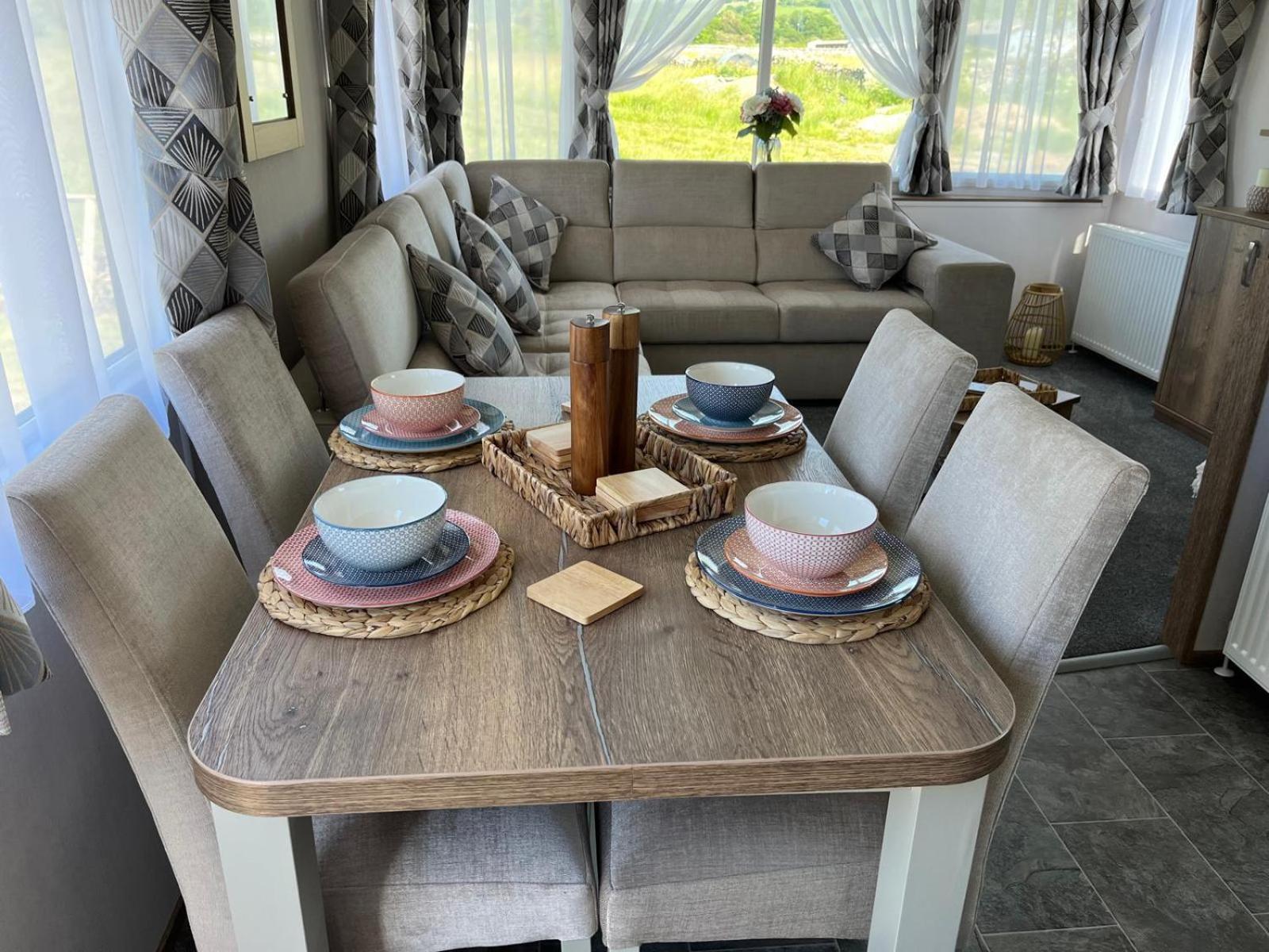 Visma Caravan Llanddwywe Екстериор снимка